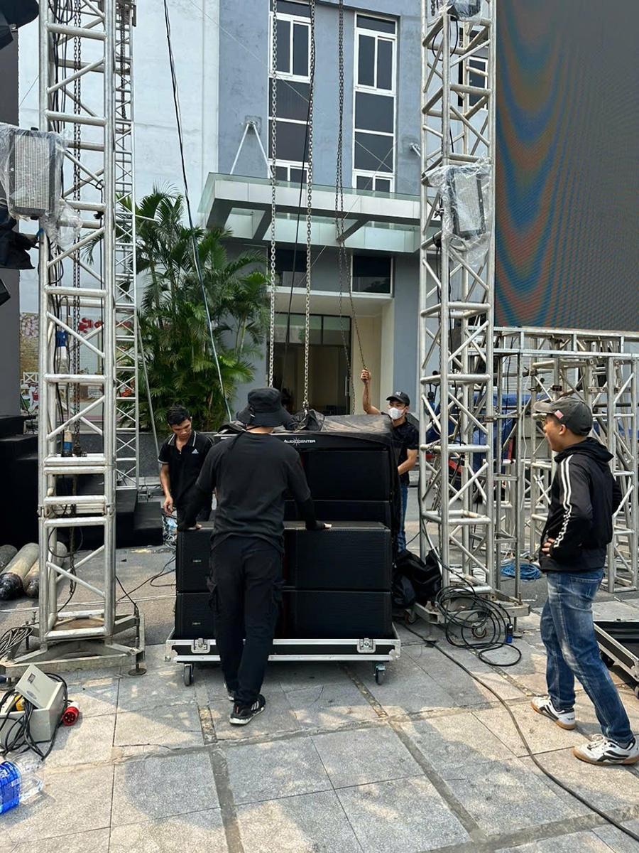 ck audio dong hanh cung dem nhac hoi chao uneti 3