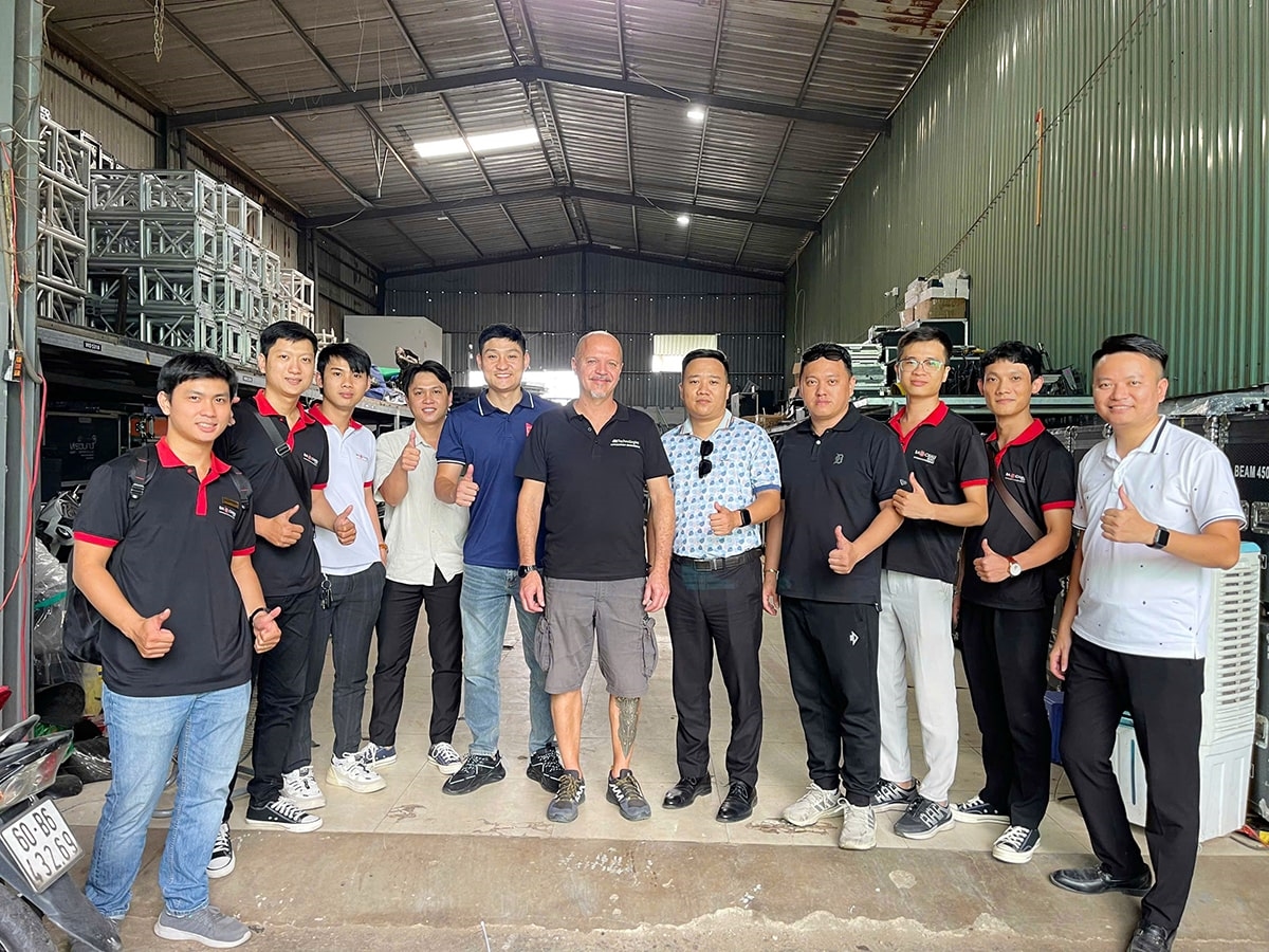 dbtechnologies vio l1610 duoc ra mat thanh cong 11