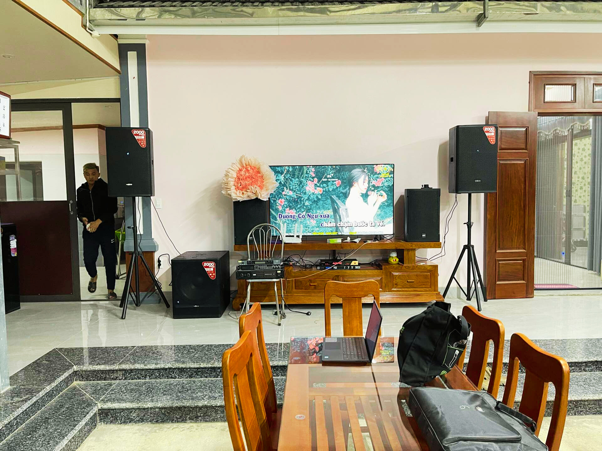 dan karaoke audiocenter