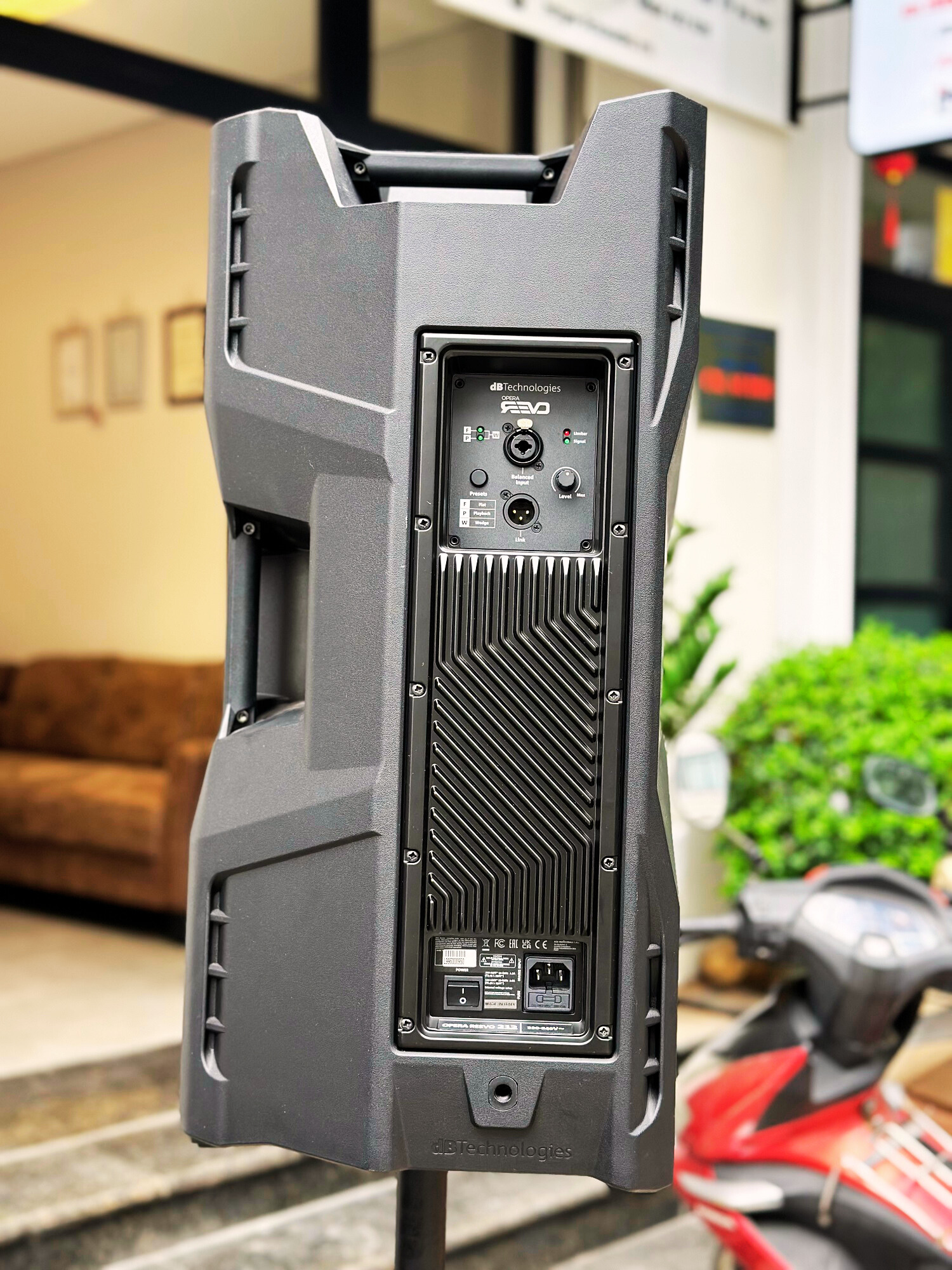 loa dbtechnologies opera reevo 212
