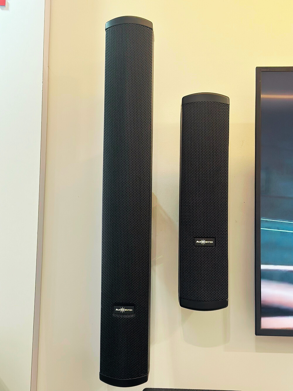 loa cot audiocenter artist t83 va t43 4