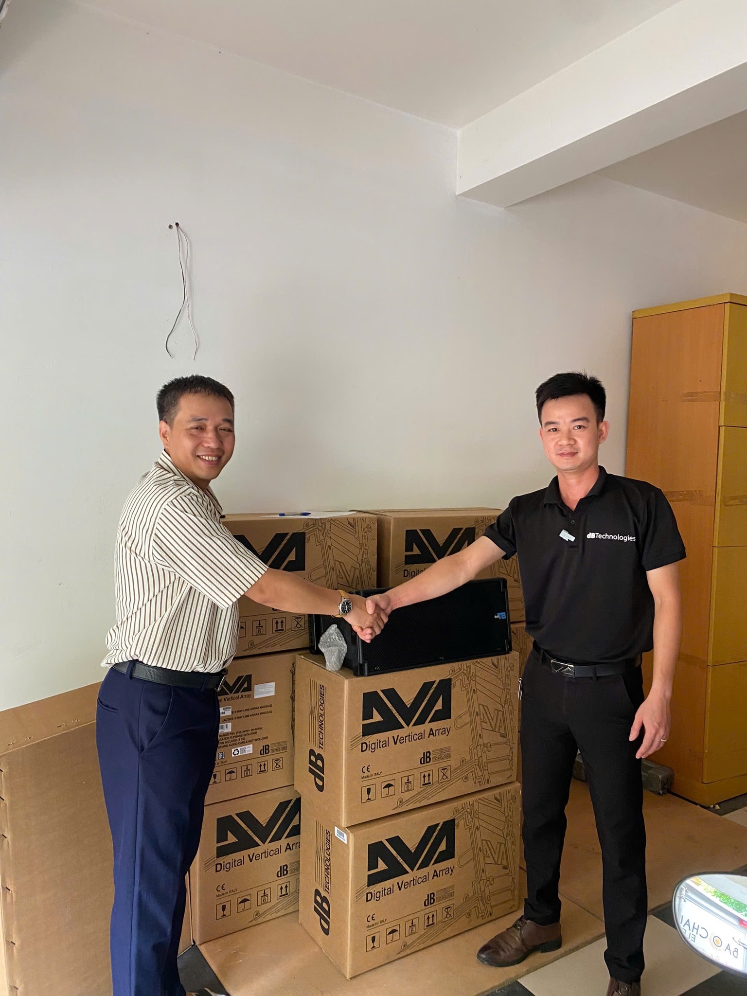https://ckaudio.vn/sPicture/2025/08/27/15/47/29/638919064498733086/ban-giao-dva-t8-hn.jpg