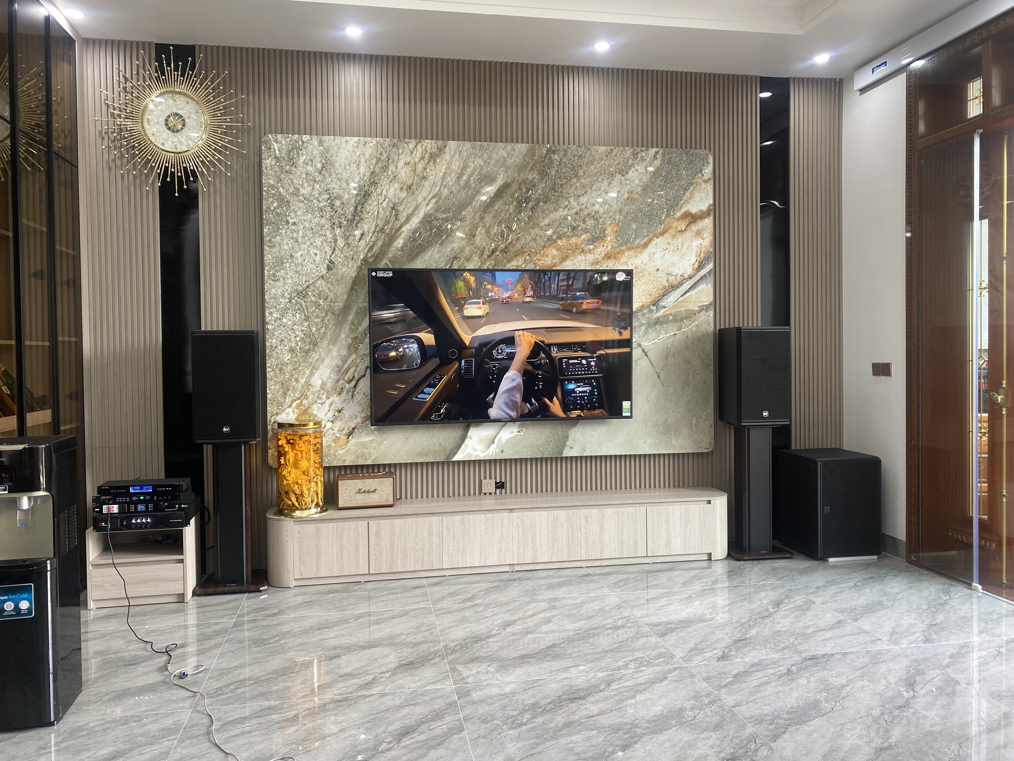 https://ckaudio.vn/sPicture/2025/09/27/14/18/37/638945795171818554/dan-karaoke-rcf-hung-yen.jpg