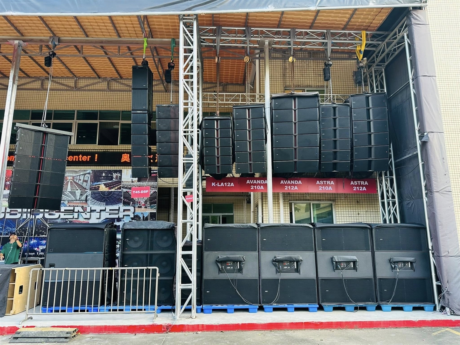 tham quan nha may audiocenter 3