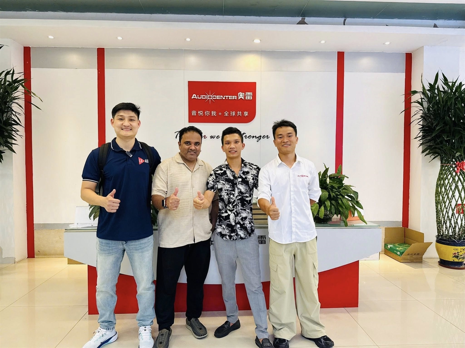 tham quan nha may audiocenter 10
