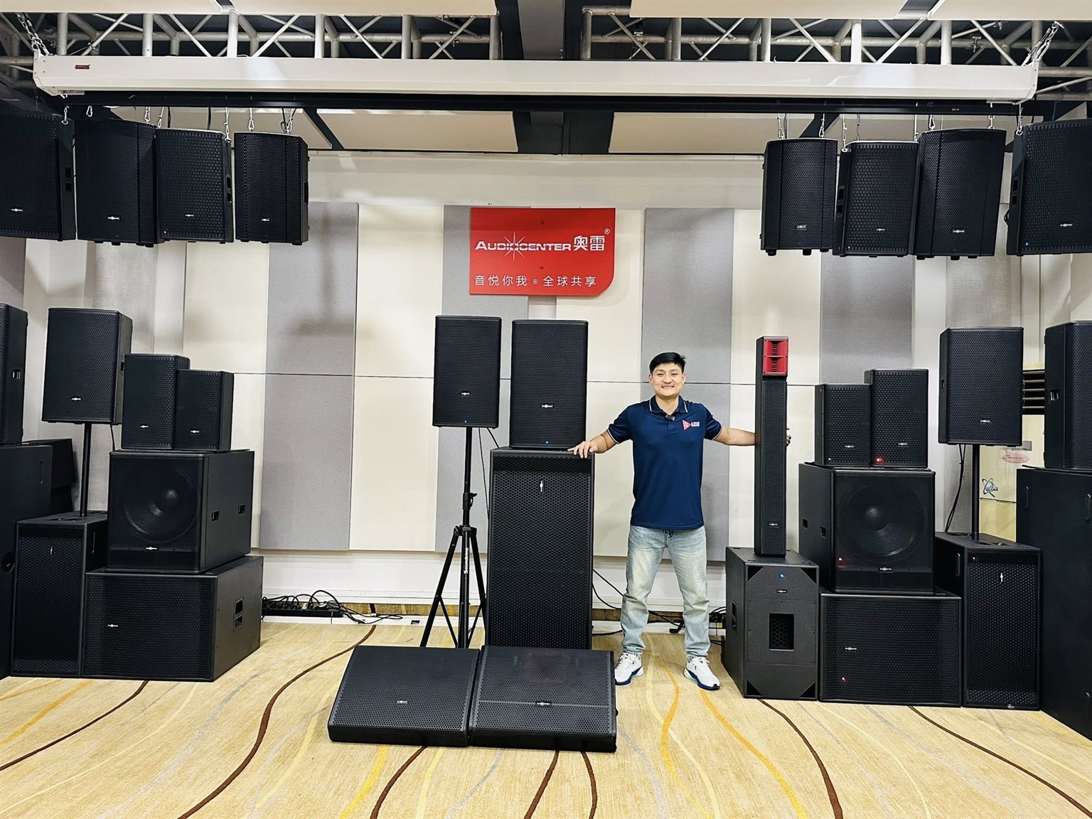 tham quan nha may audiocenter 5