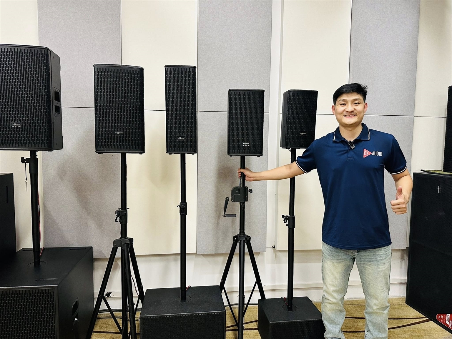 tham quan nha may audiocenter 4