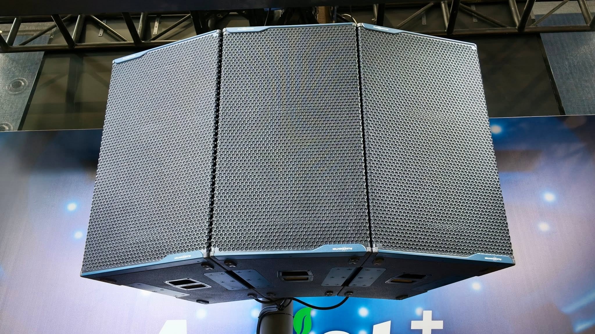 loa audiocenter nova f15