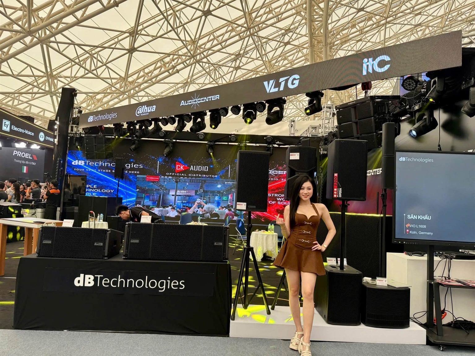 gian hang ck audio plase show ha noi 2026 5