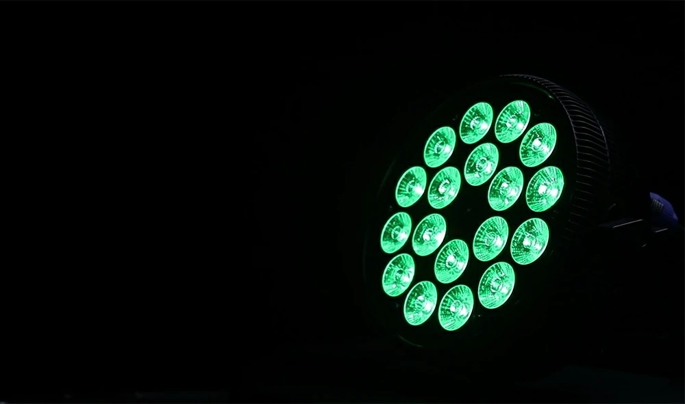 Đèn Pha LED VLTG LX-L140 phát ánh sáng xanh lá